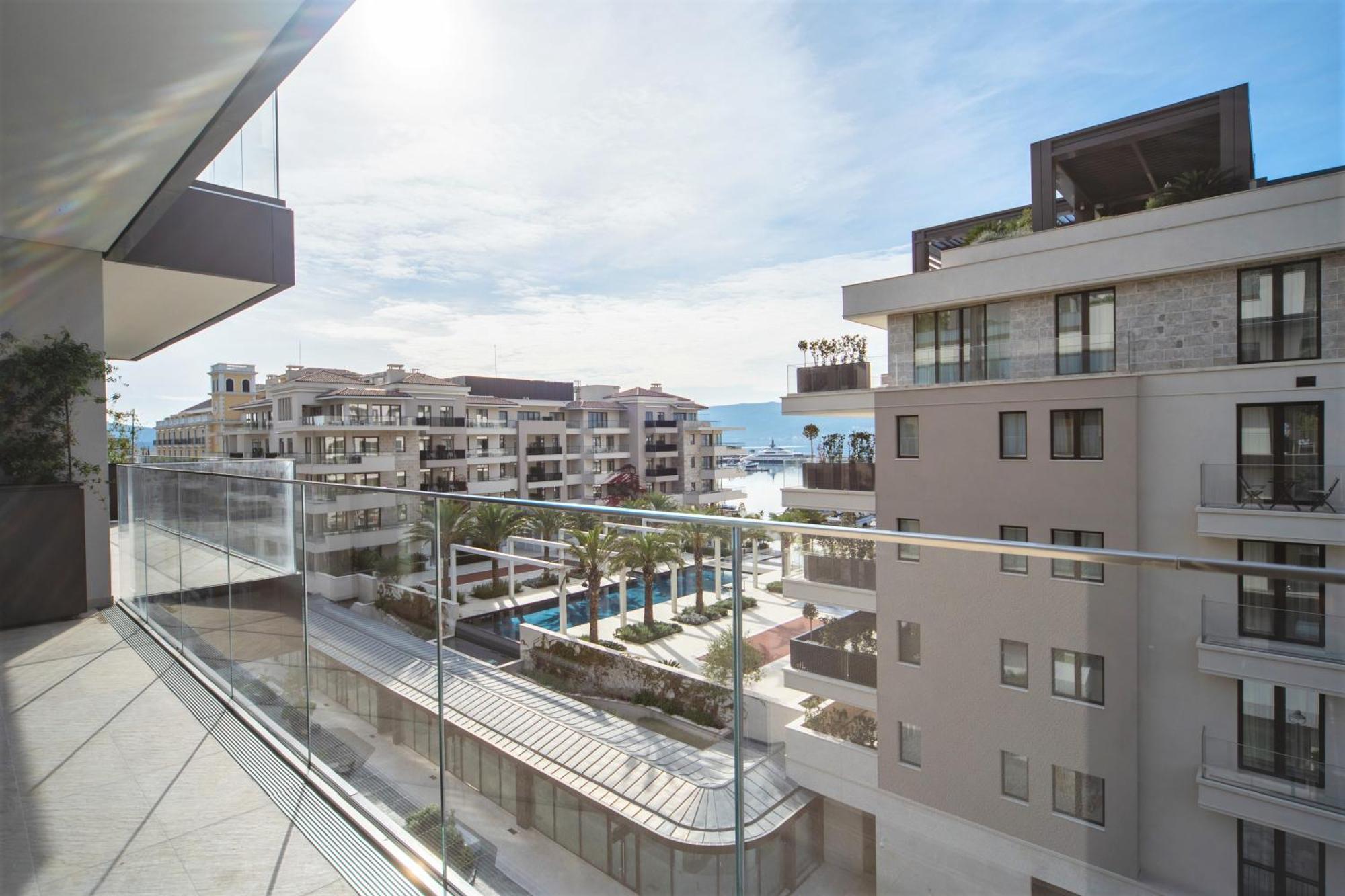 Porto Montenegro Residences ติวัต ภายนอก รูปภาพ